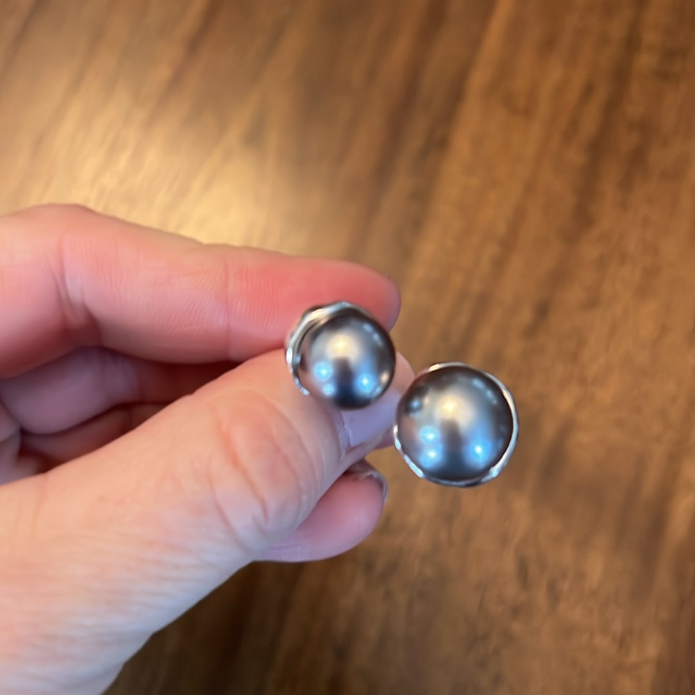 Banana Republic Silver Ball Ring — size 7.